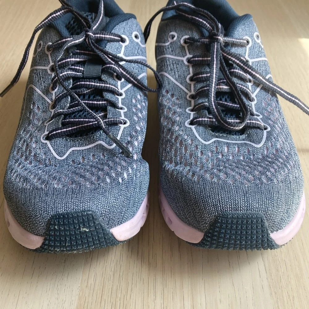 AVIA, Women's Tech Runner Lace Up Sneaker Size 7.5W, Gray and Purple